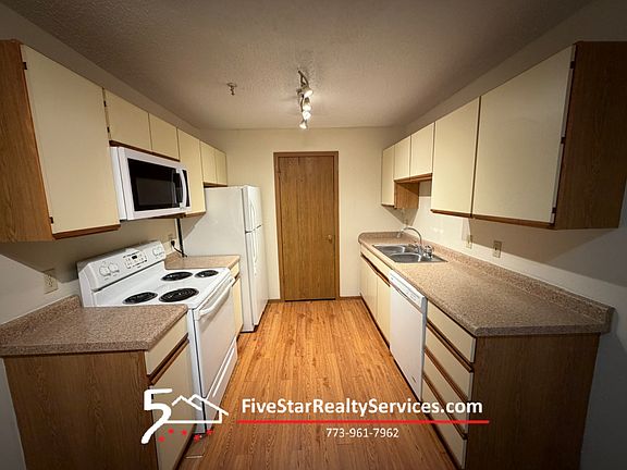 2nd image of 1360 Brook St APT B