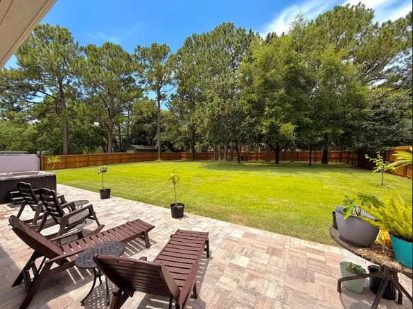 1931 Commodore Dr, Navarre, FL 32566