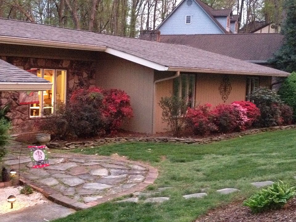 1st image of 2807 Steven Dr