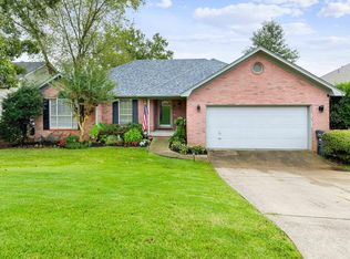 32 Summit Ridge Dr, Little Rock, AR 72211