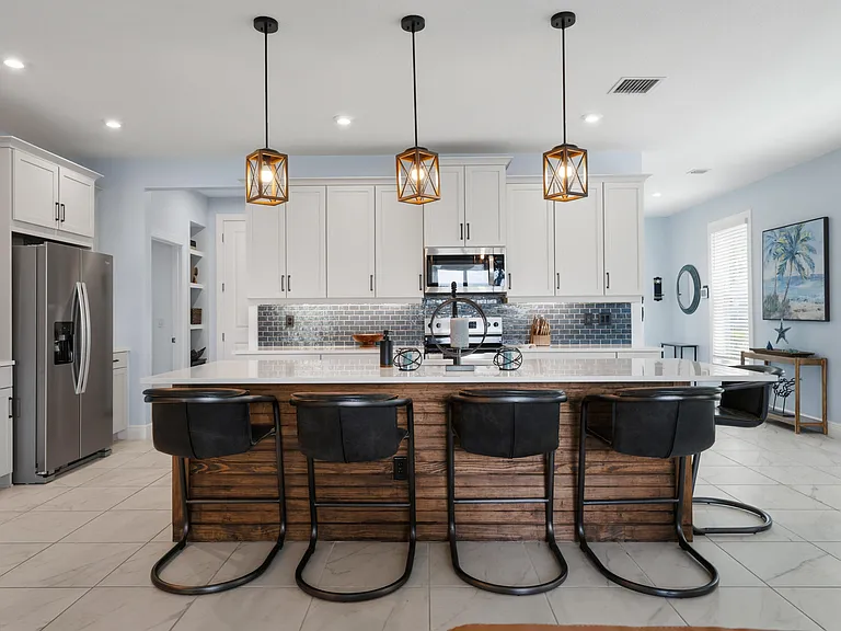 3524 NW Solange Ct — Photo 4