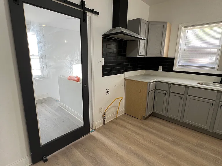 402 Lincoln St — Photo 18