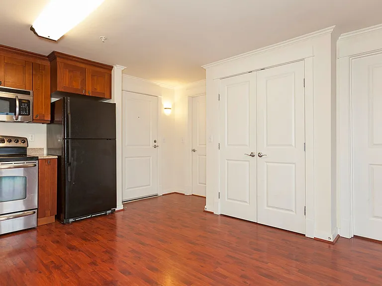 Howard Park Apartments — Photo 20