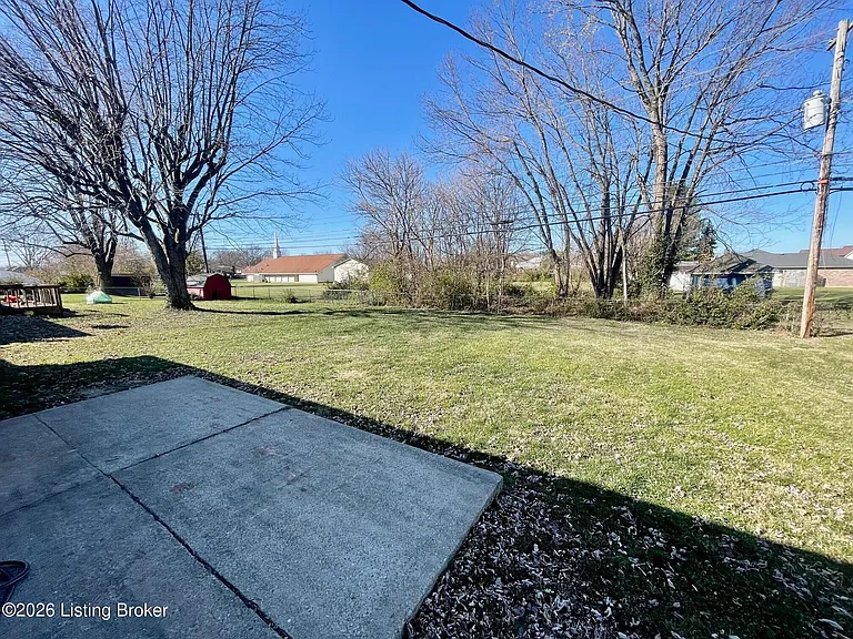 631 Parkwood Dr — Photo 10