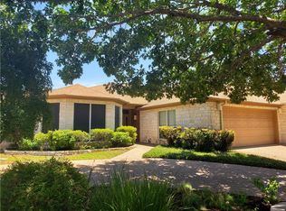 215 Muirfield St, Meadowlakes, TX 78654