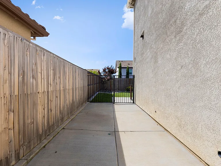 5303 Canter Ln — Photo 54