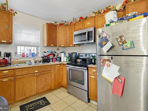 5th image of 1309 S Myrtlewood St