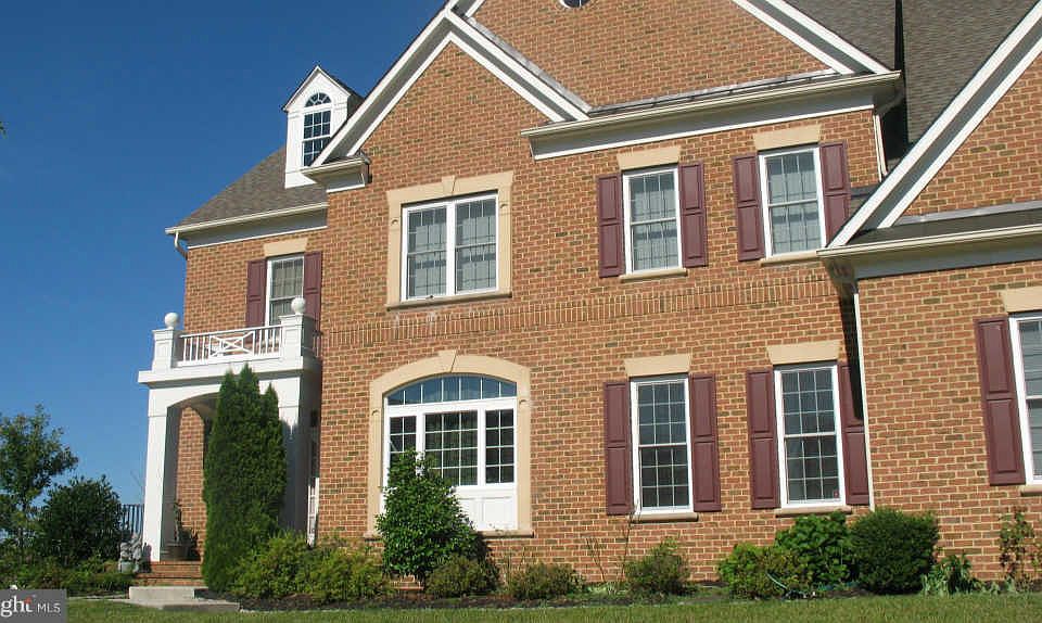 1st image of 15408 Finchingfield Way