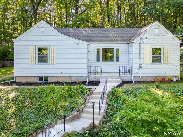 88 Grannis Street, East Haven, CT 06512