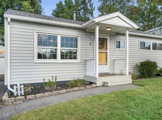 37 Jones Dr, Schenectady, NY 12309