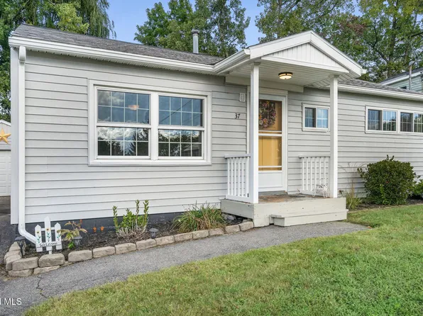 37 Jones Drive, Schenectady, NY 12309