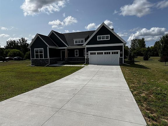 3rd image of 2413 N Burgett Ln