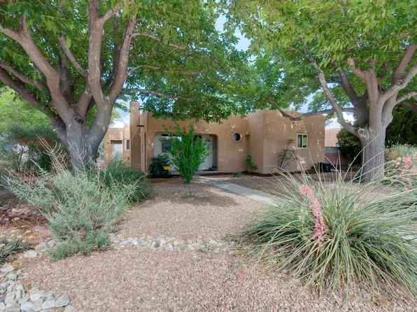 1112 Calle Del Ranchero NE, Albuquerque, NM 87106