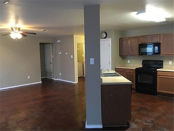 5th image of 410 Saul St