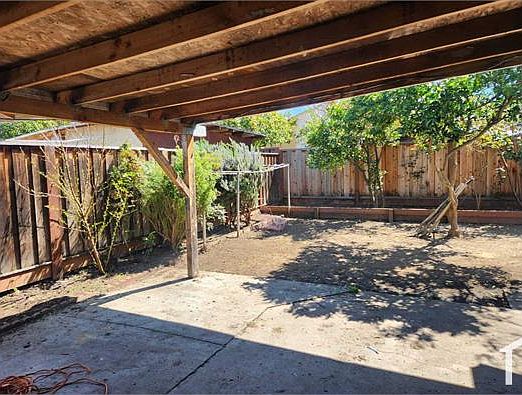 2nd image of 2376 Sleepy Hollow Ln #1