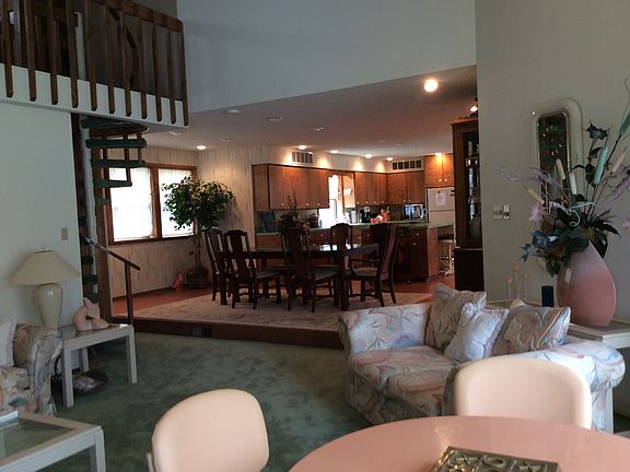3rd image of 174 Deer Park Dr
