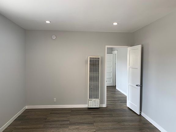 3rd image of 5013 Rosewood Ave #3