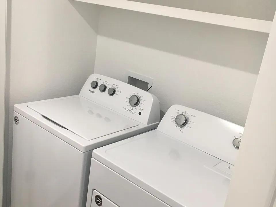 washer dryer included