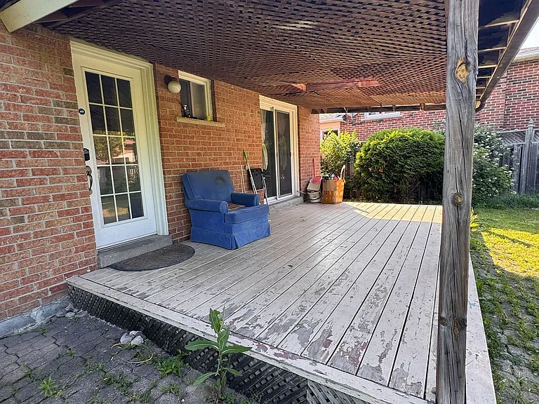 2425 Carlanne Pl #MAIN — Photo 33