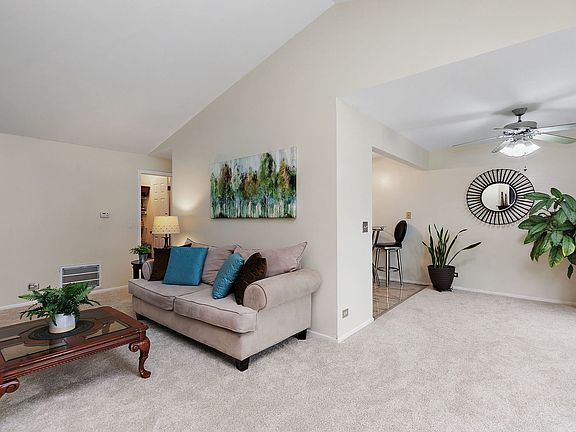 5th image of 2838 Meadow Ln Unit W2