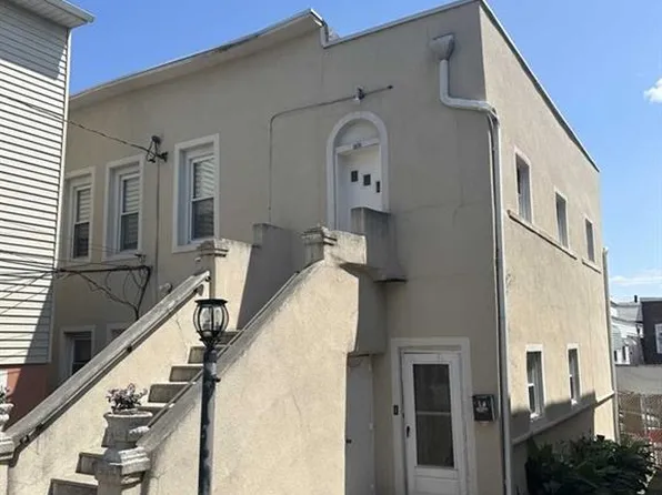 208 Farnham Ave, Lodi, NJ 07644