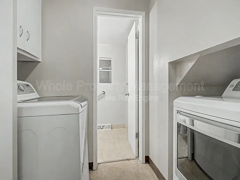 8705 Santa Fe Dr — Photo 7