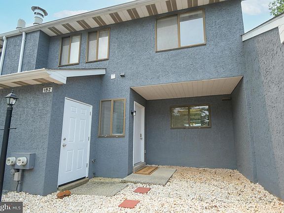 3rd image of 192 Moyer Dr