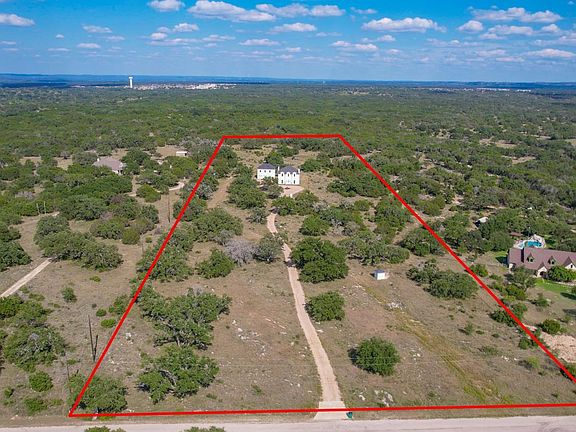 3rd image of 301 Twisted Oak Drive