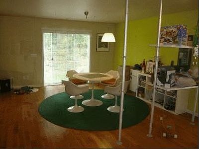 Dining/breakfast nook