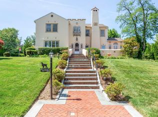 40 Sunnyside Way, New Rochelle, NY 10804