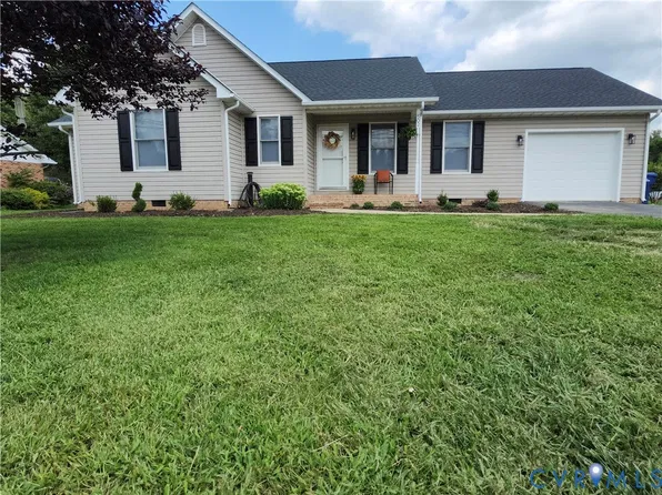 502 3rd St, Grottoes, VA 24441