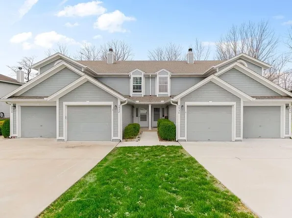5932 NE Moonstone Dr #3B, Lees Summit, MO 64064