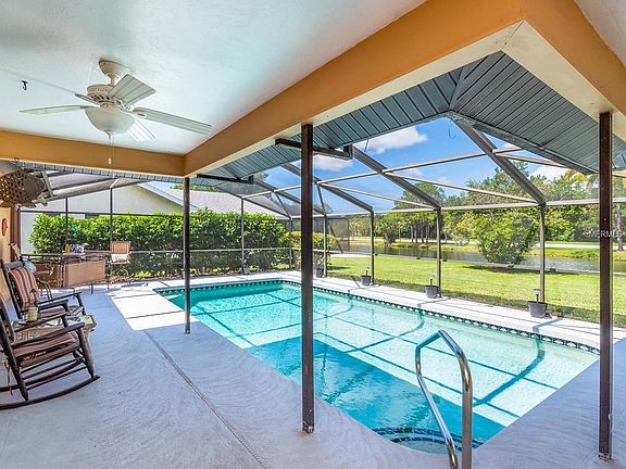 3rd image of 4841 Greywood Ln