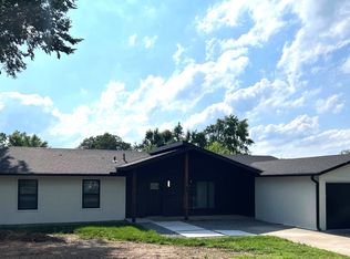 220 SW Glover St, Bentonville, AR 72712