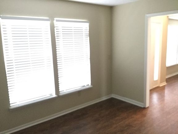 3rd image of 8895 Taylor Woods Dr