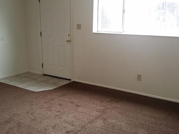 2nd image of 587 Hansen Ave APT 2