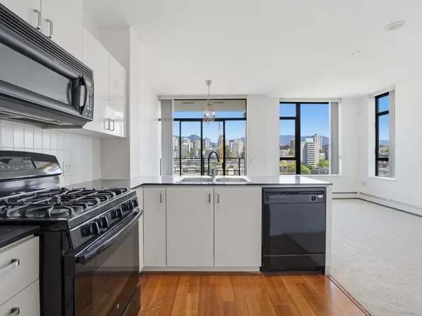 151 W 2nd St #1906, North Vancouver, BC V7M 3P1