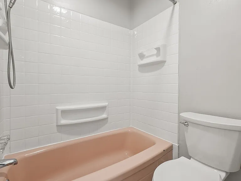 1333 N York St — Photo 47