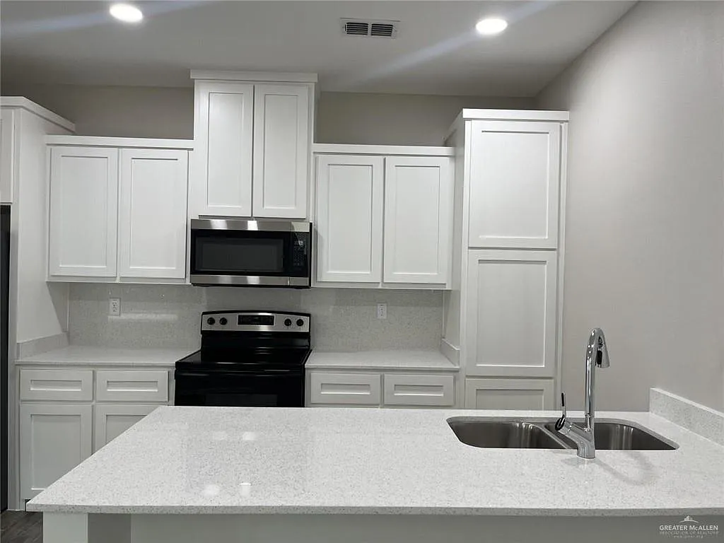 2 bed, 2.0 bath, 1050 sqft, $1,175 — Photo 3