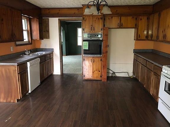 3rd image of 3421 Byrkit St
