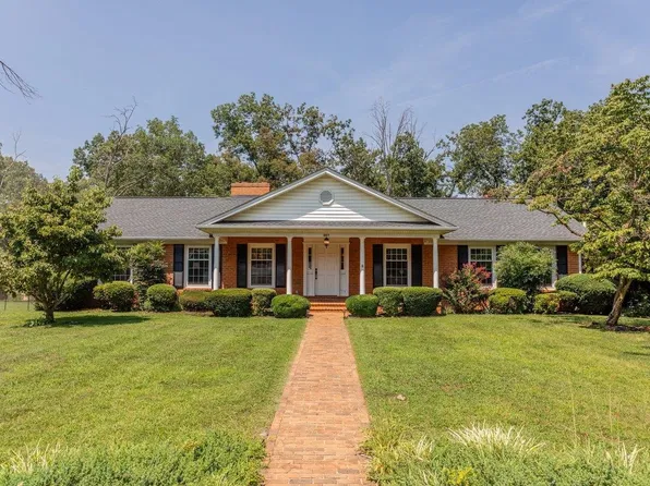 207 Circle View Rd, Luray, VA 22835