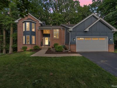6081 Beachwood Dr, West Bloomfield, MI, 48324
