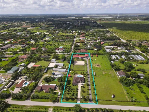 21500 SW 232nd St, Miami, FL 33170