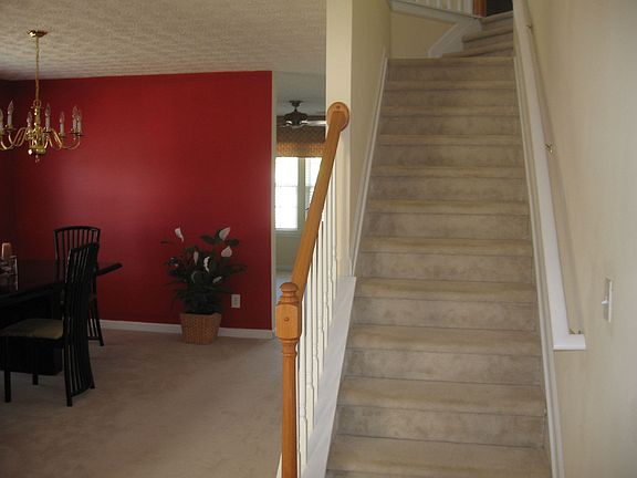 Foyer Entrance/Dining - No red, now ivory color