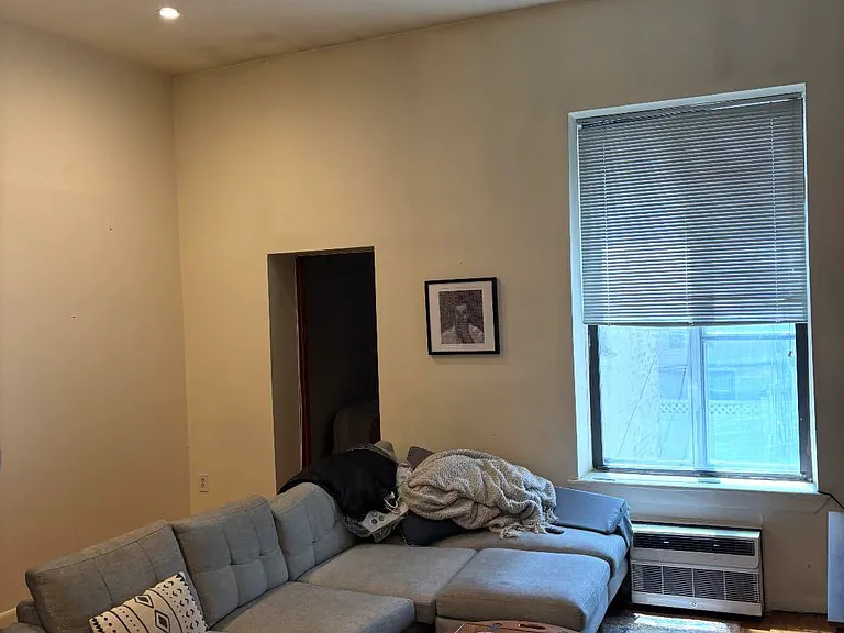 72 W 82nd St #2R — Photo 3