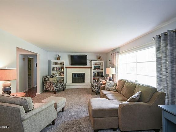 2nd image of 76190 Evergreen Bluff Dr