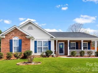 708 Peregrine Ct, Gastonia, NC 28056