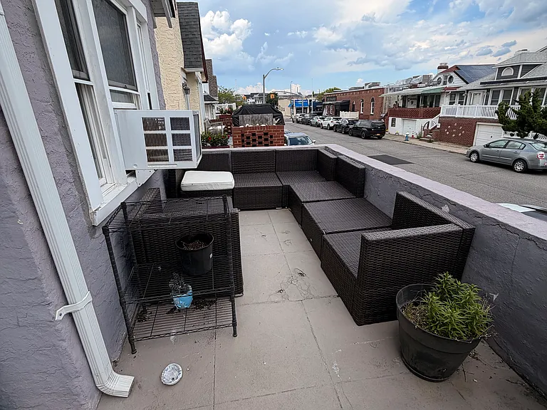 41 Indiana Ave #2 — Photo 2