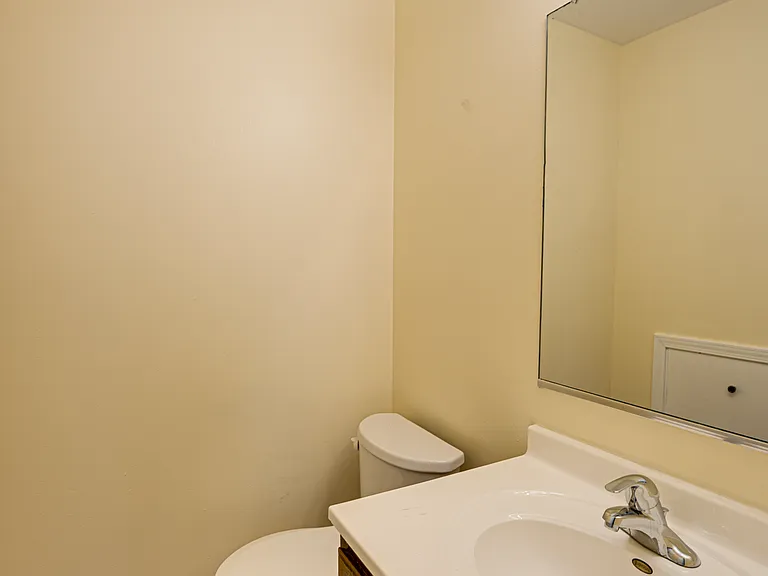 1130 Brockton Ct — Photo 9