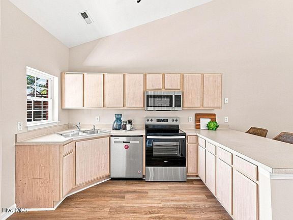 4th image of 308 Hibiscus Way